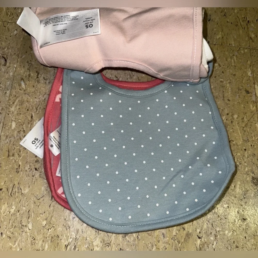 NEW NWT Carter’s 4 Pack White Pink One Size Baby Bibs Flower Blue
